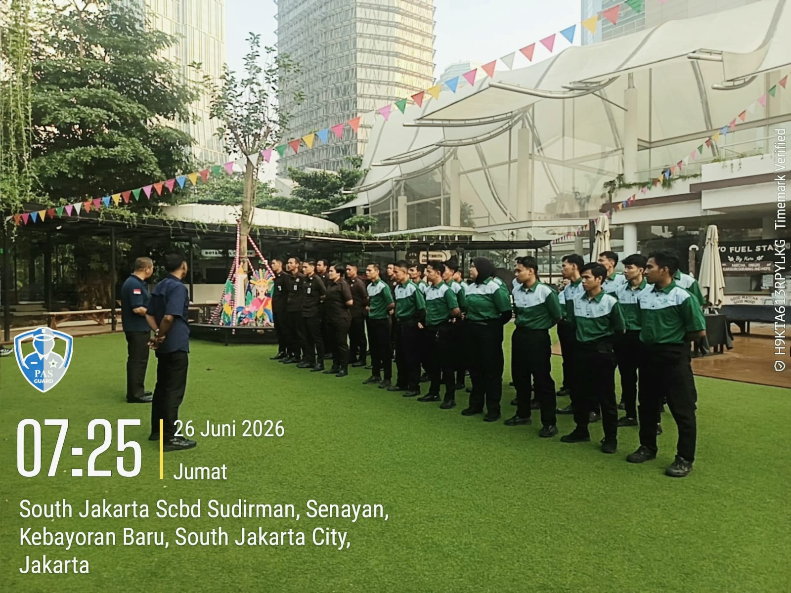 Periksa Kerapihan dan Kesiapan Personel Security & Cleaning